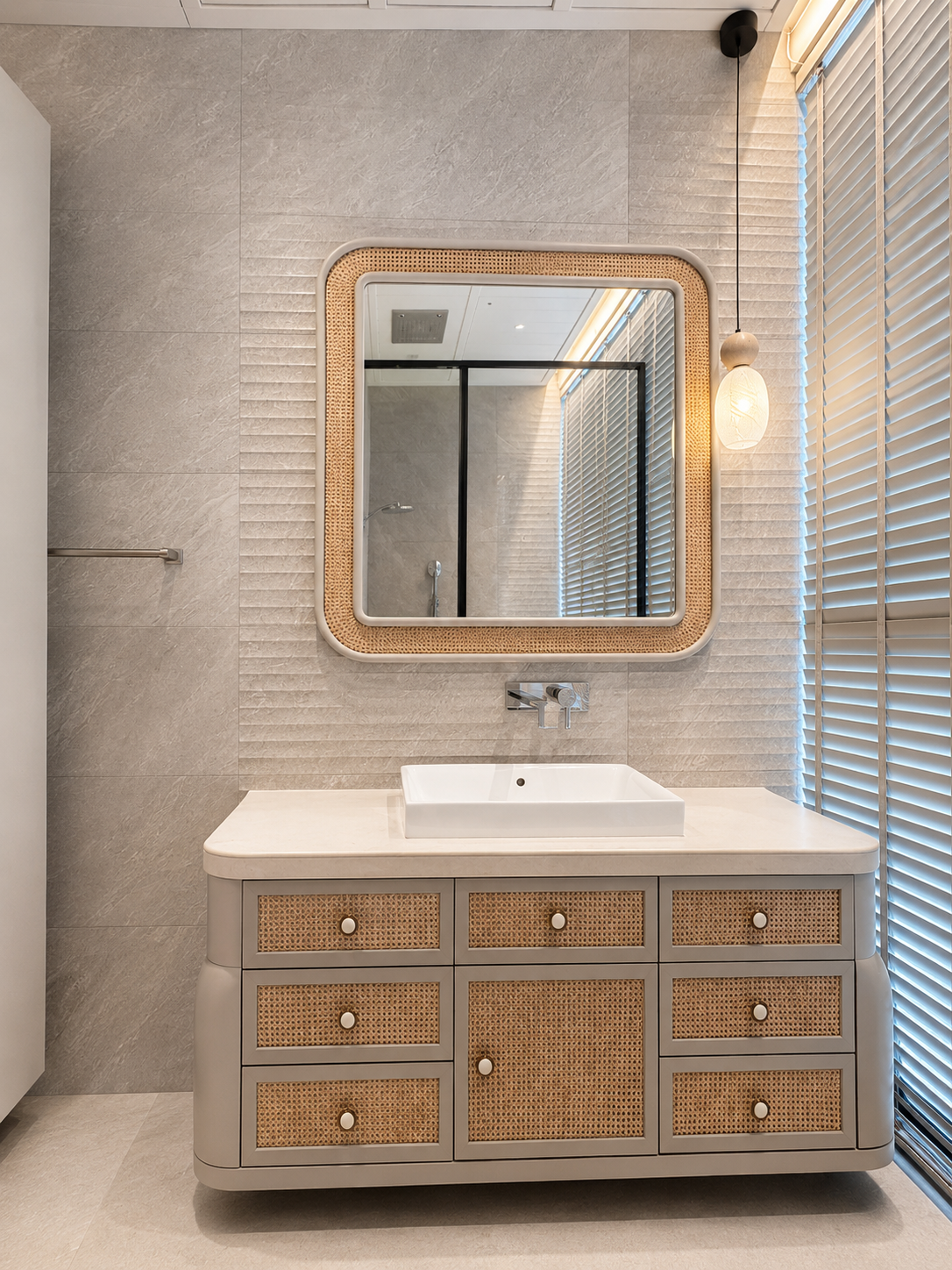 Modern Bathroom With Cozy